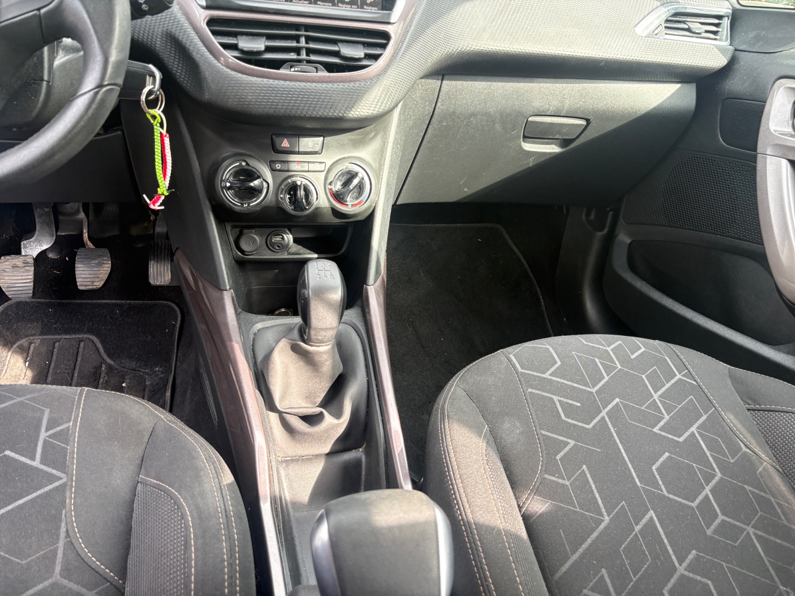 Peugeot 2008 23