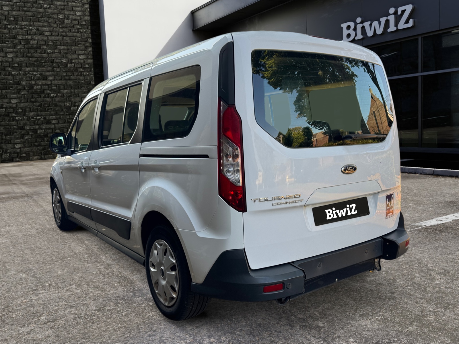Ford Grand Tourneo Connect 2