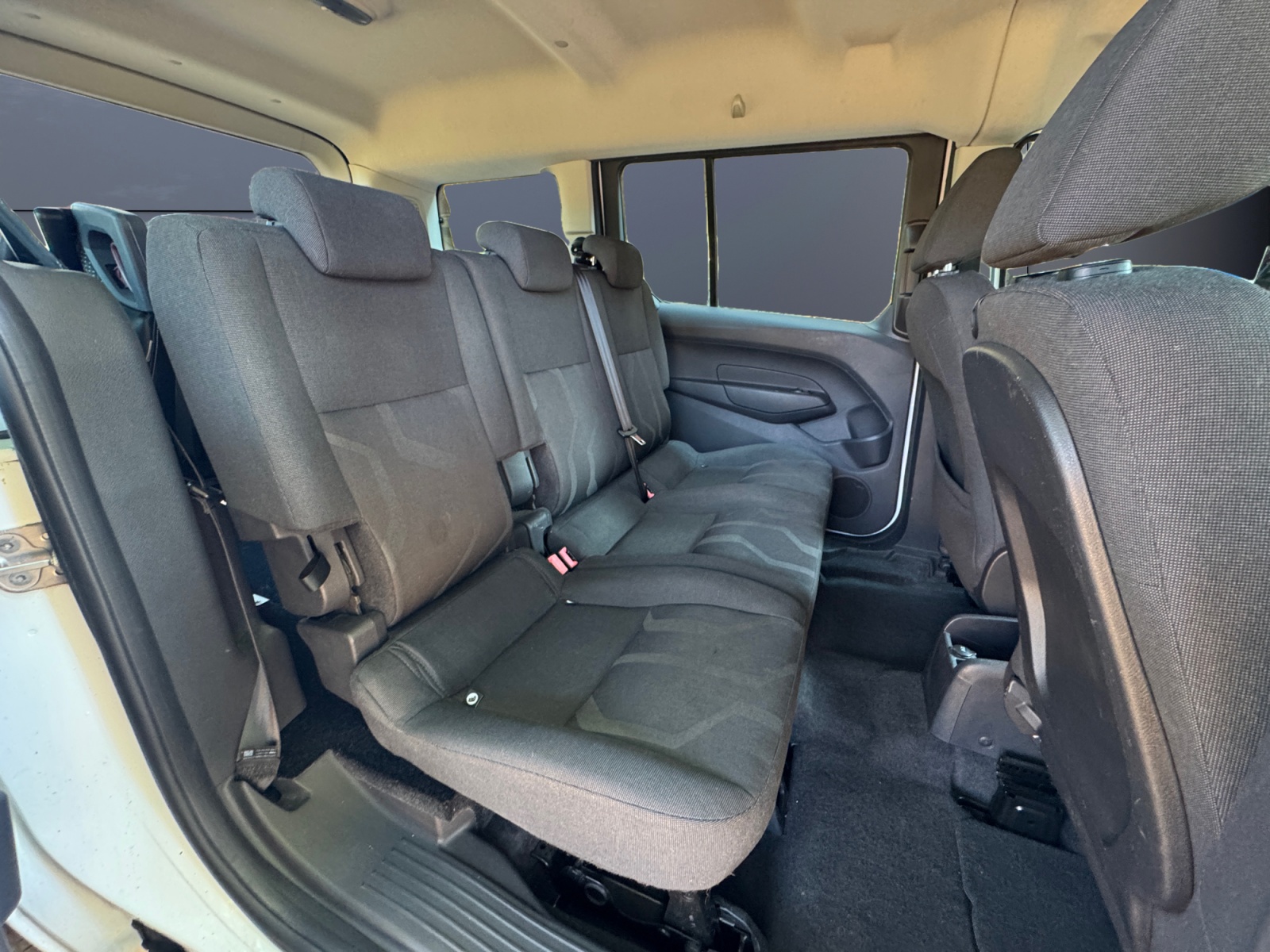 Ford Grand Tourneo Connect 11