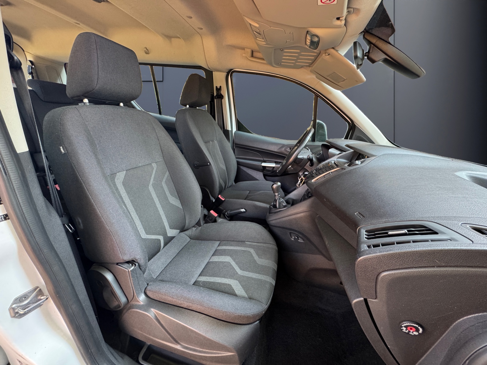 Ford Grand Tourneo Connect 13