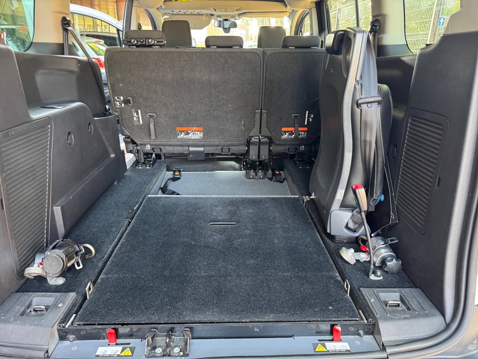 Ford Grand Tourneo Connect 29