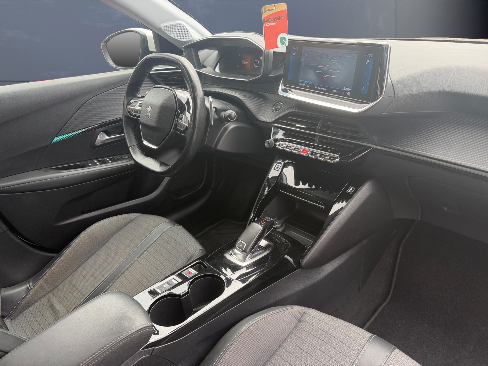 Peugeot 208 12