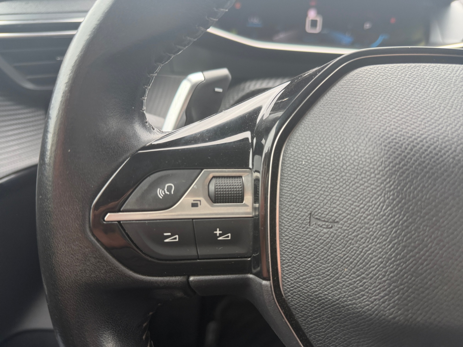 Peugeot 208 18