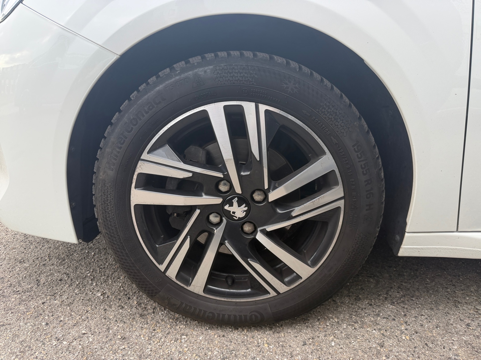 Peugeot 208 26