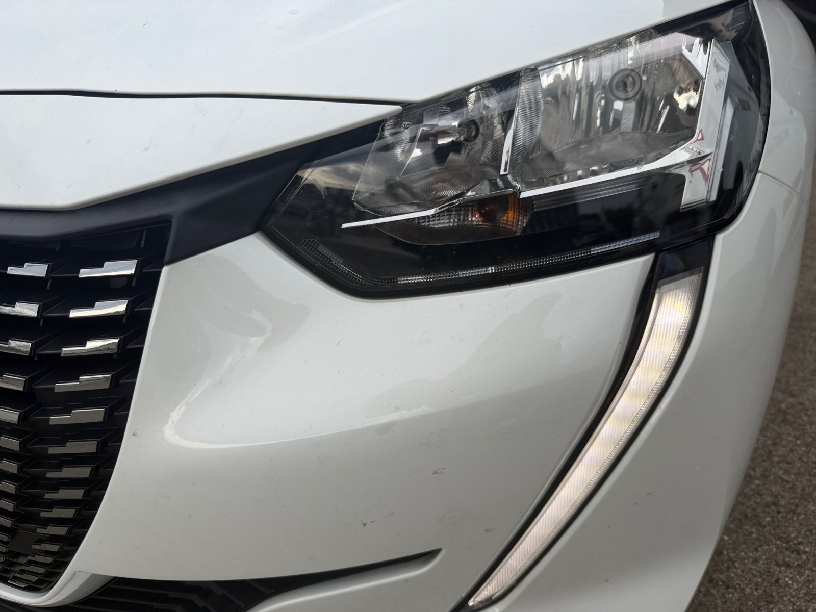 Peugeot 208 27