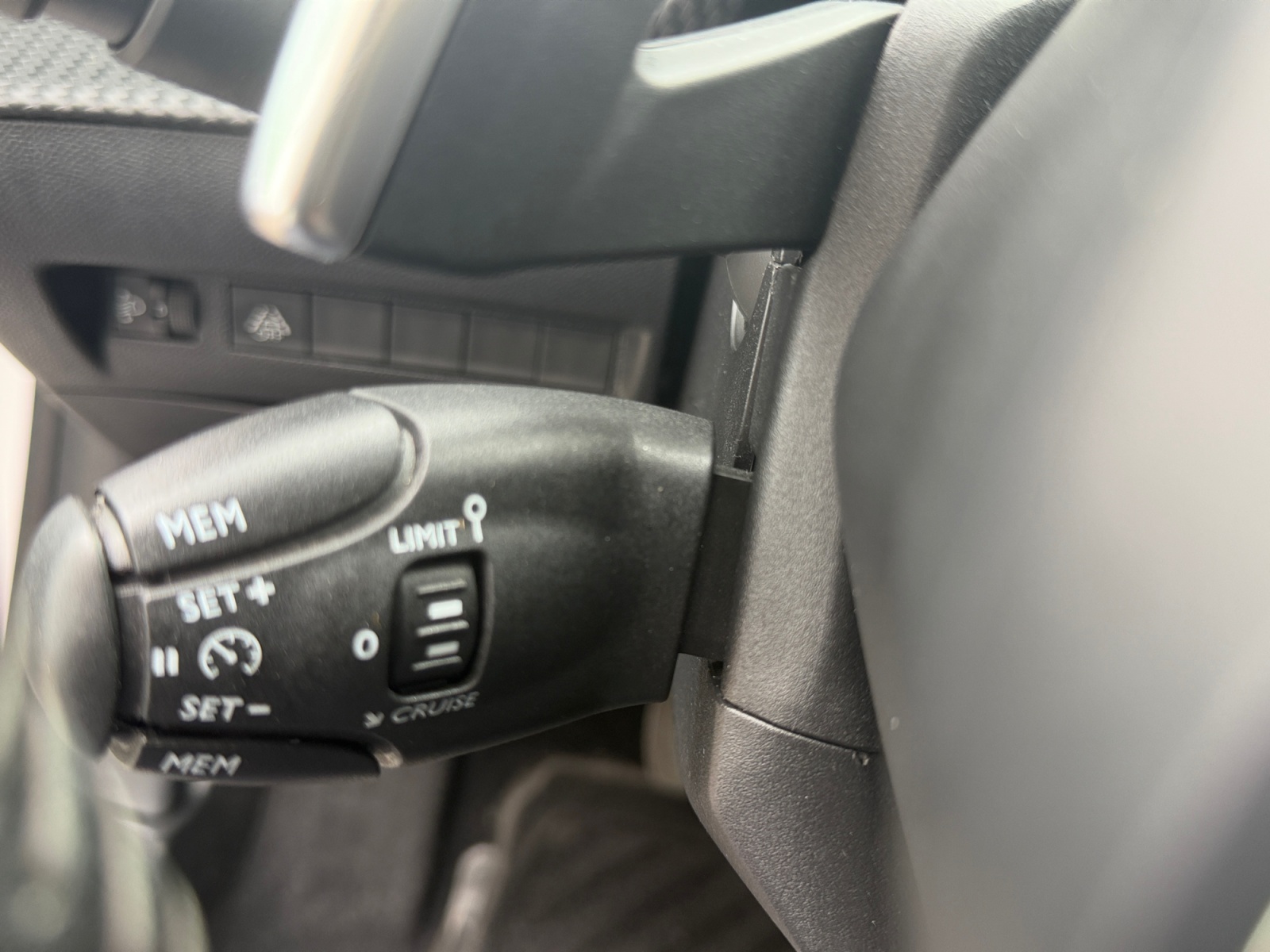 Peugeot 208 30
