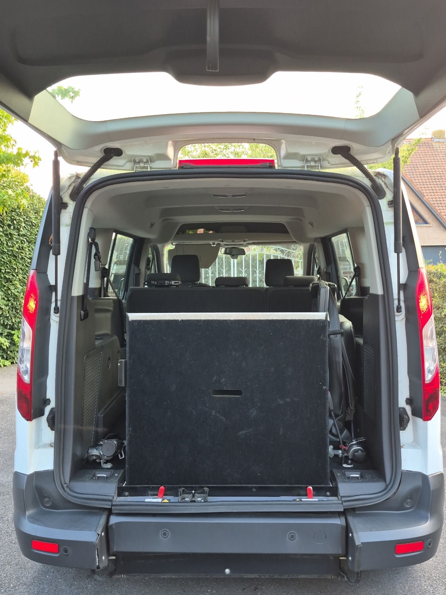 Ford Grand Tourneo Connect 30