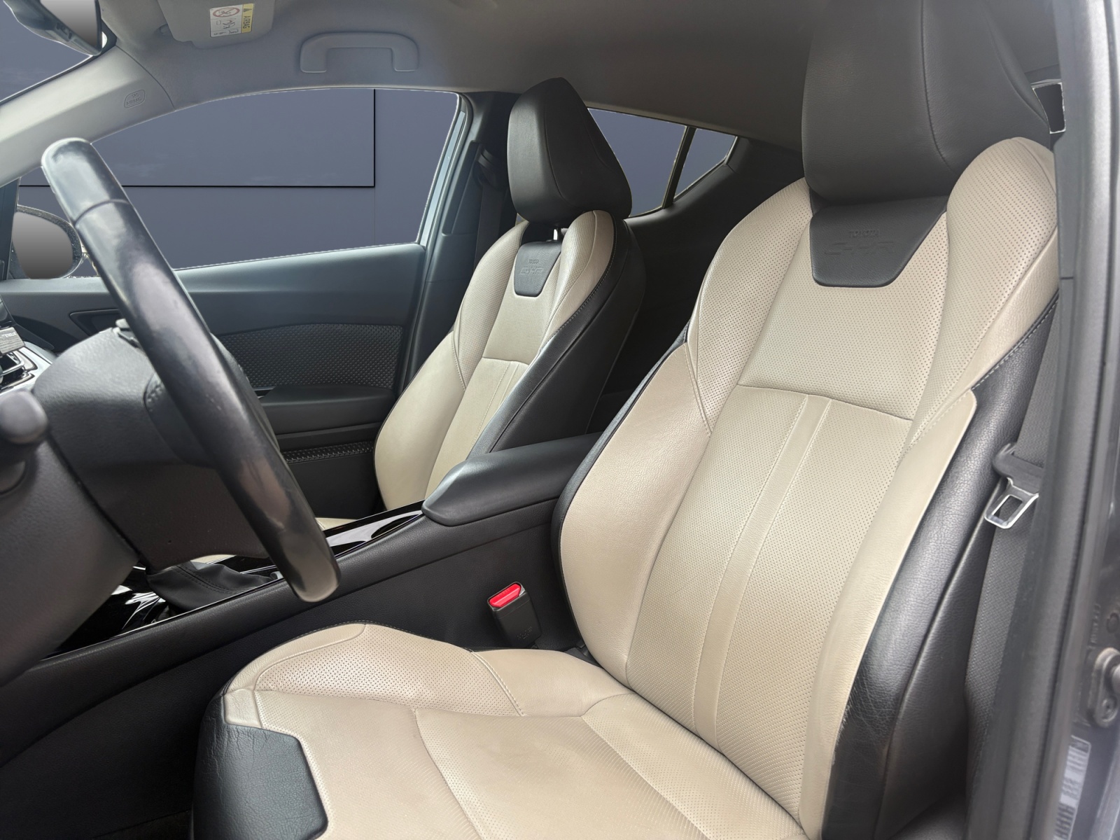 Toyota C-Hr 9