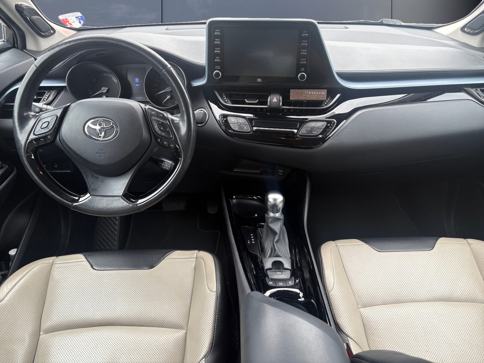 Toyota C-Hr 14