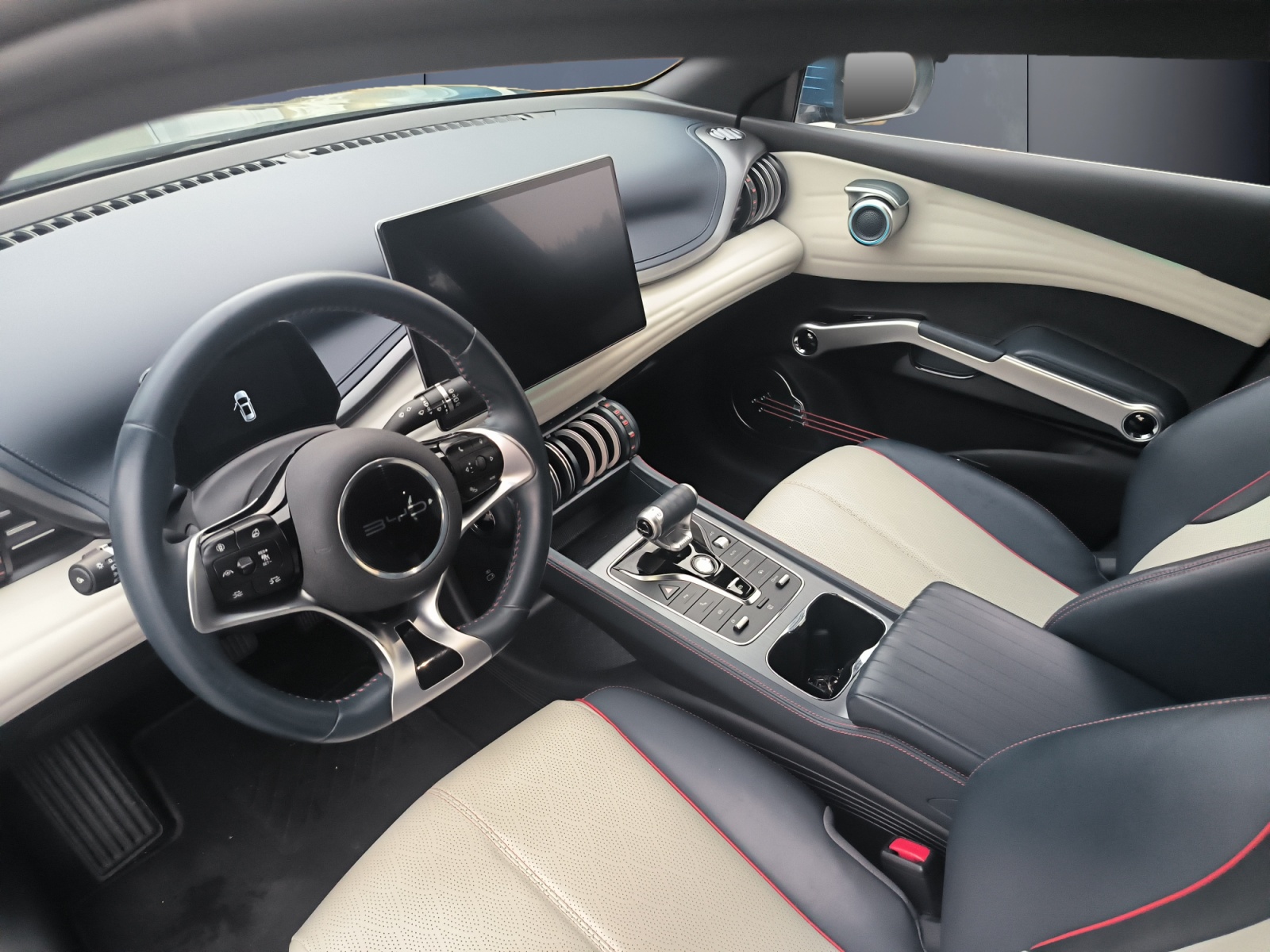 Byd Atto 3 8