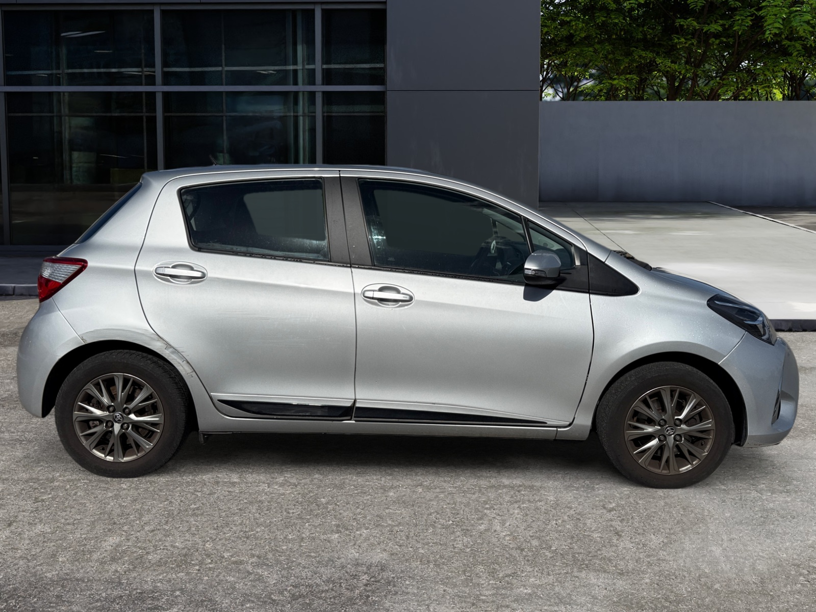 Toyota Yaris 5