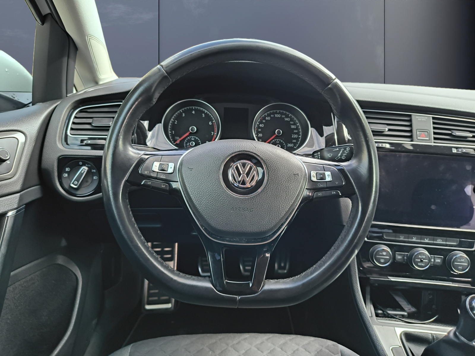 Volkswagen Golf 15