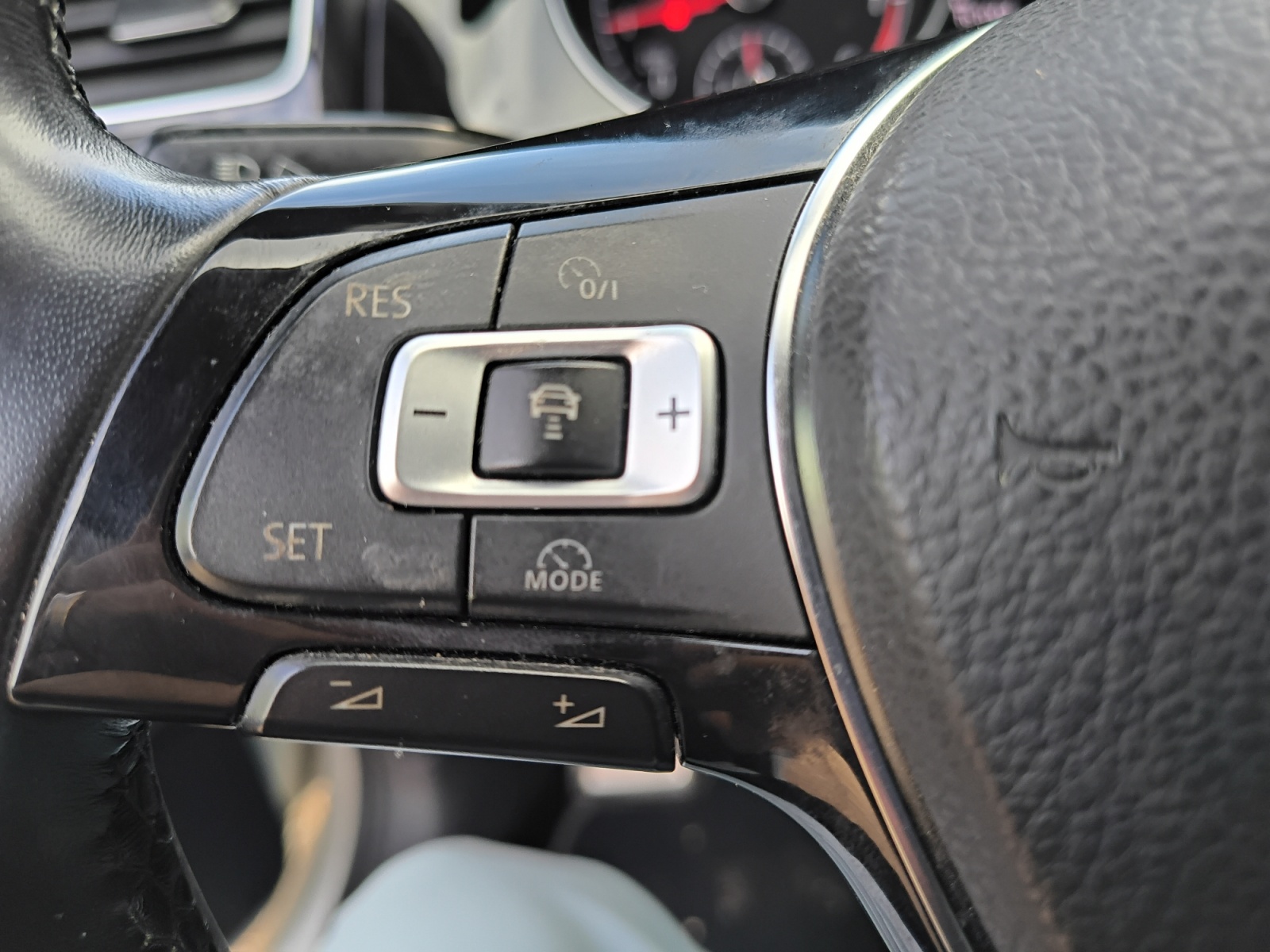 Volkswagen Golf 24