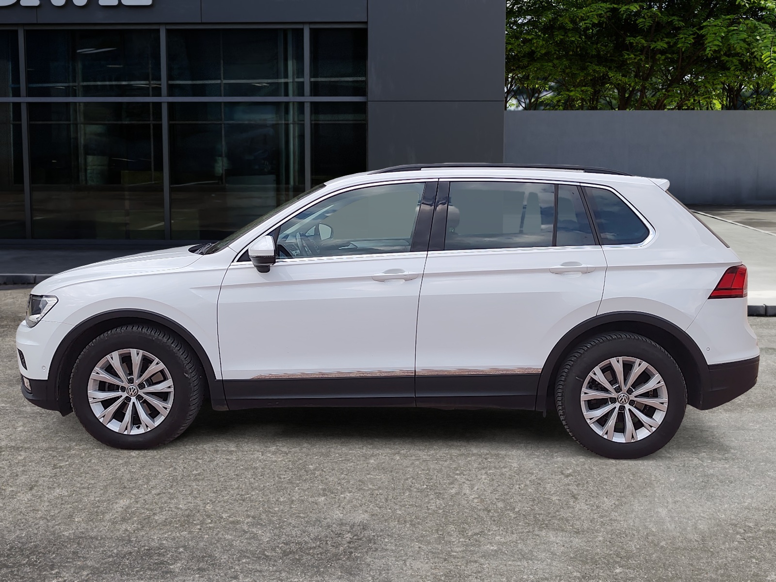 Volkswagen Tiguan 1