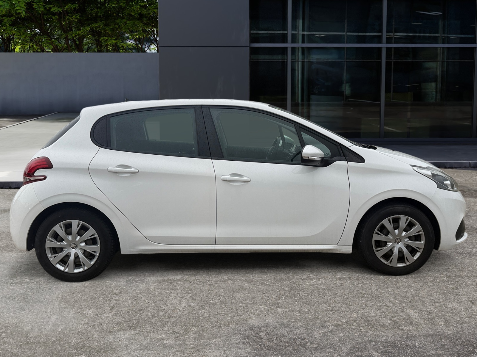 Peugeot 208 5