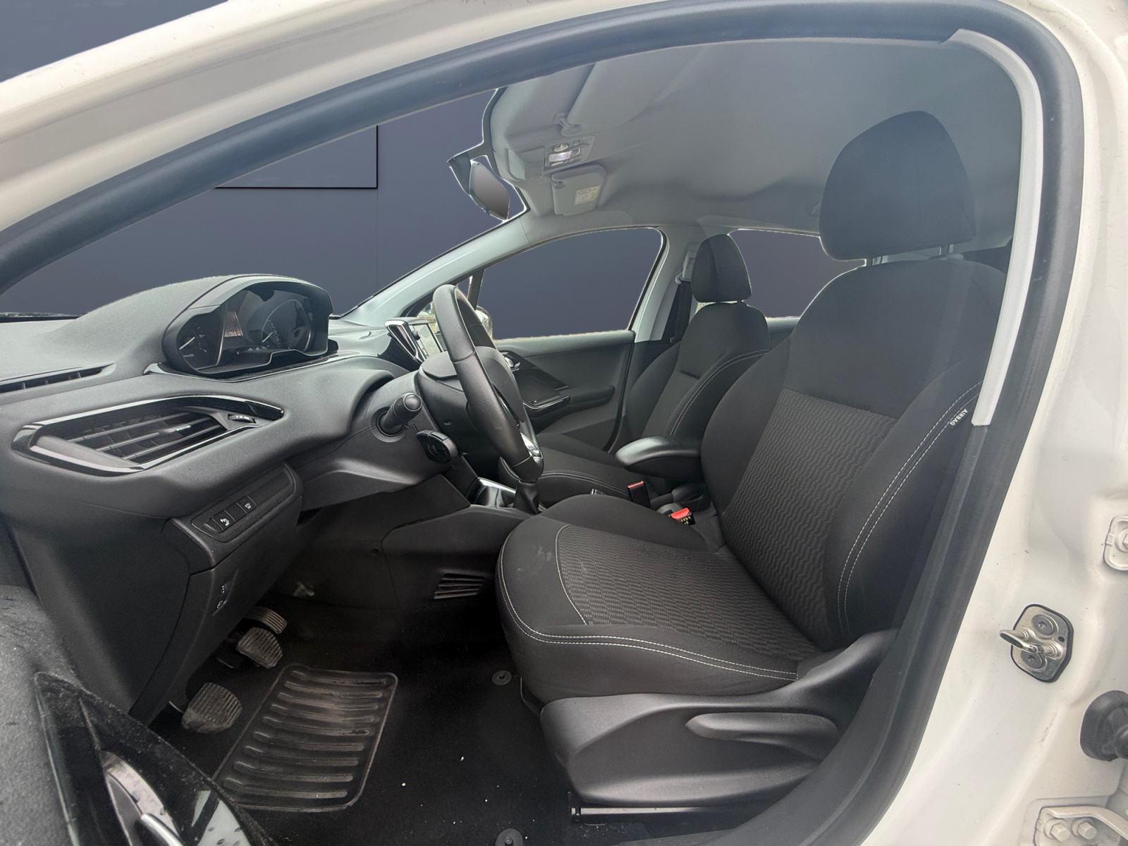 Peugeot 208 9