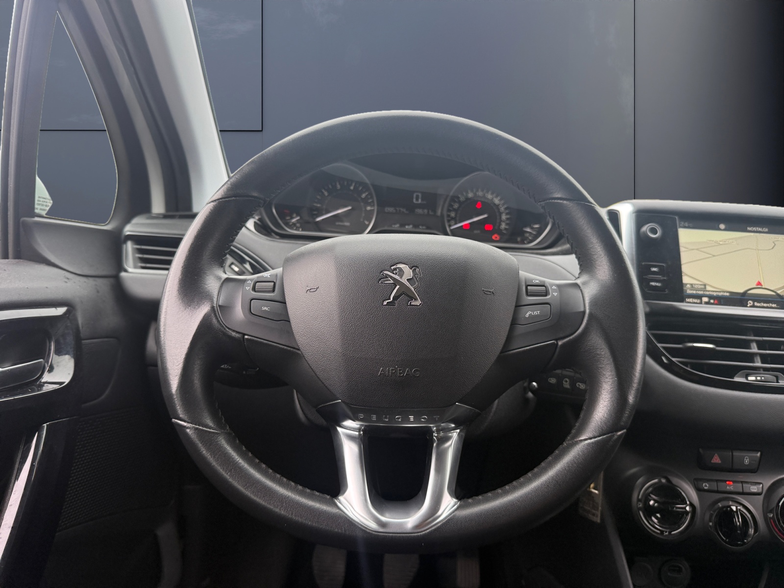Peugeot 208 15