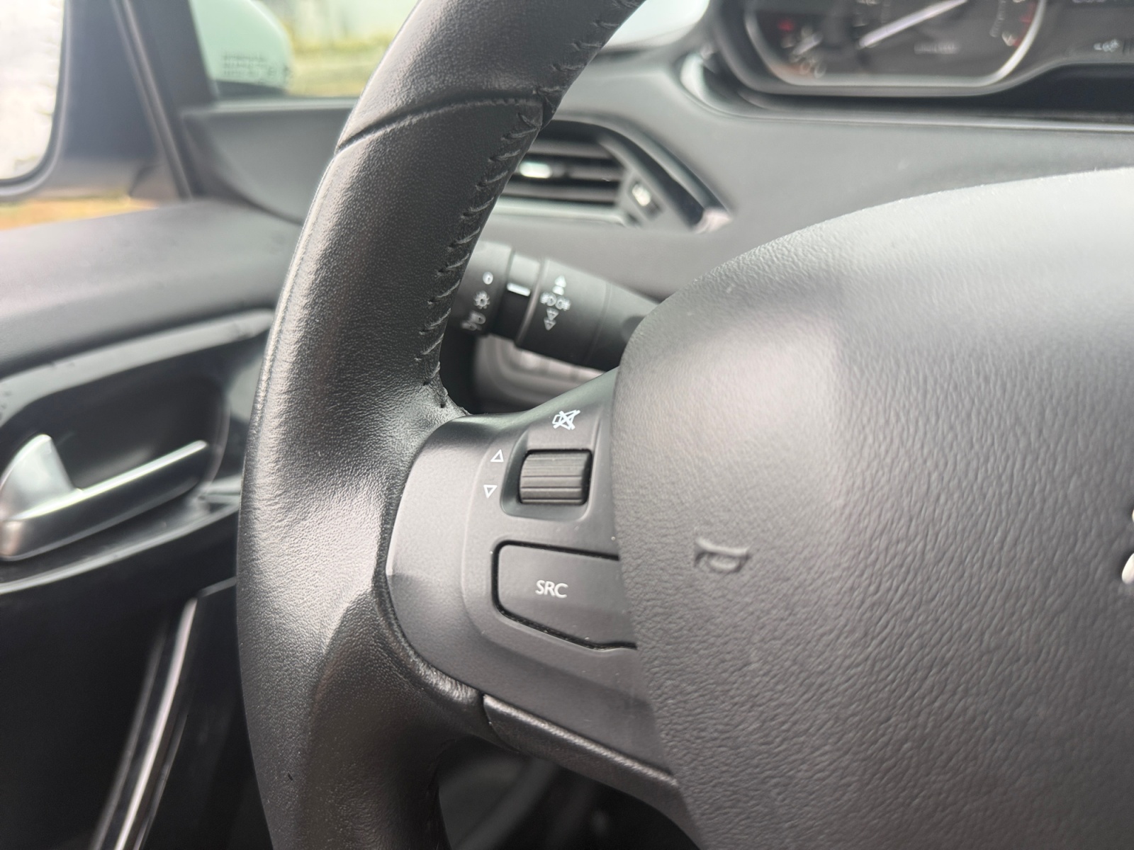 Peugeot 208 18