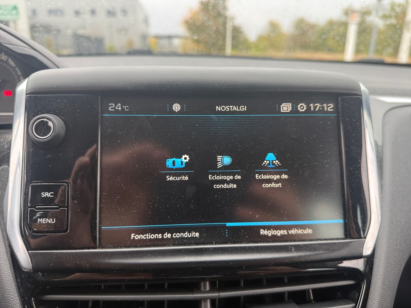 Peugeot 208 28