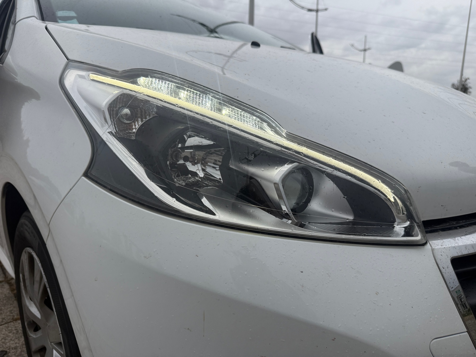 Peugeot 208 30