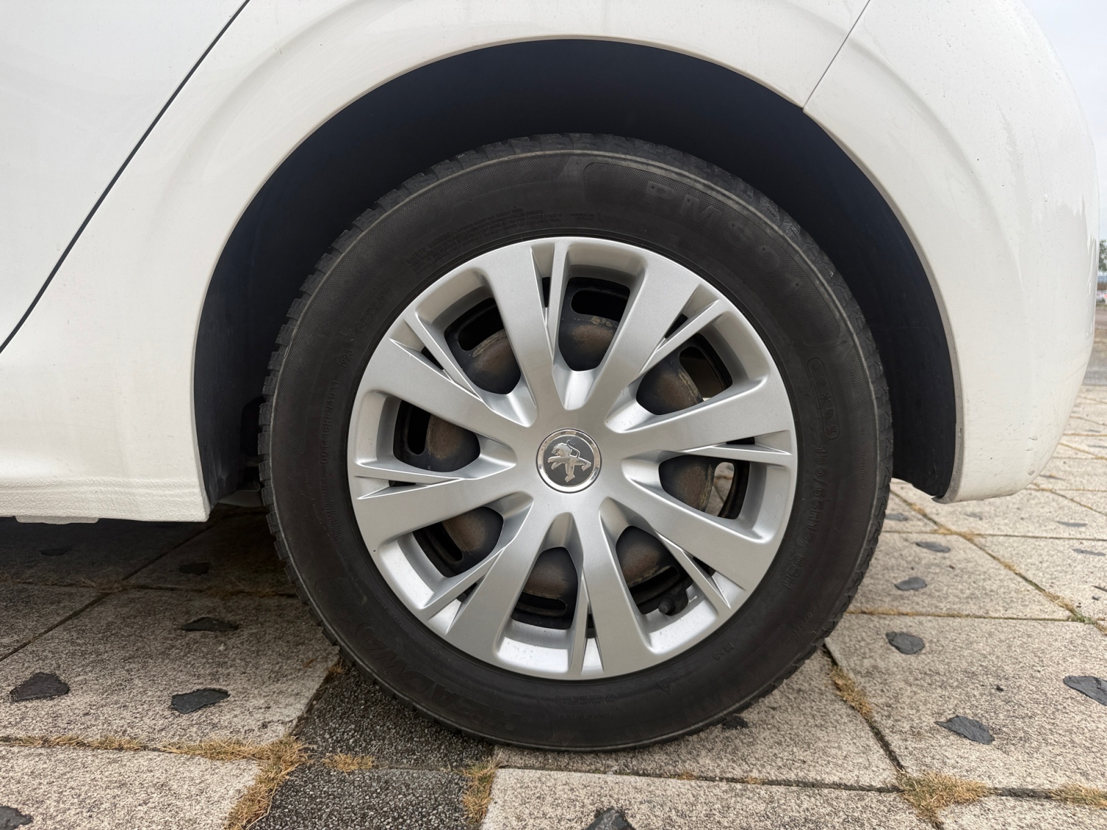 Peugeot 208 33