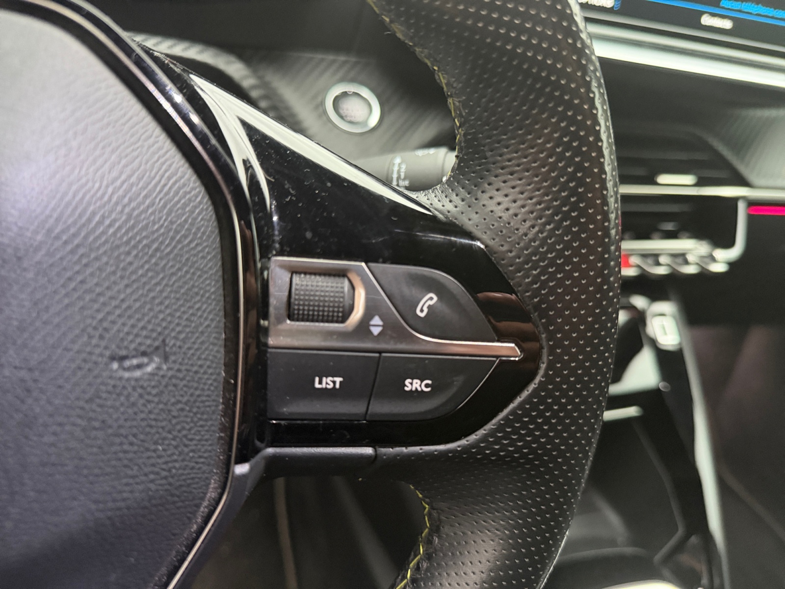 Peugeot 208 21