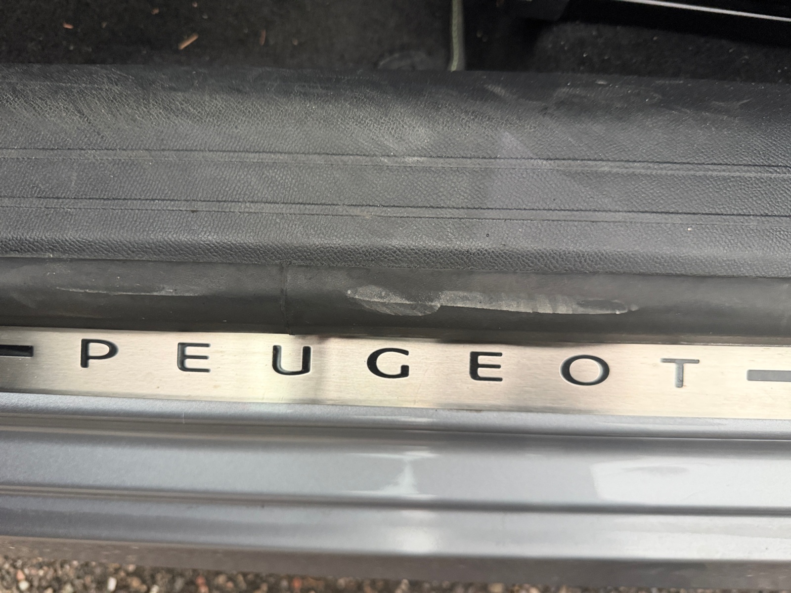 Peugeot 208 25