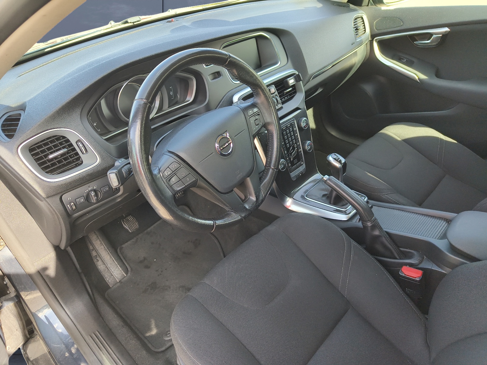 Volvo V40 8