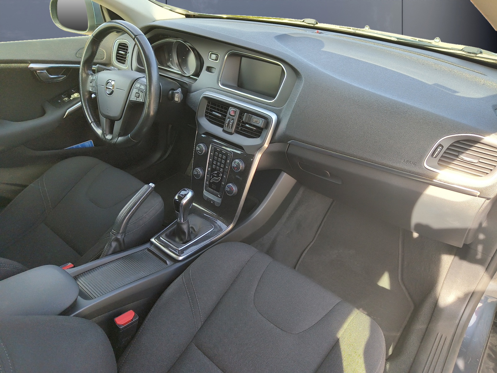Volvo V40 12