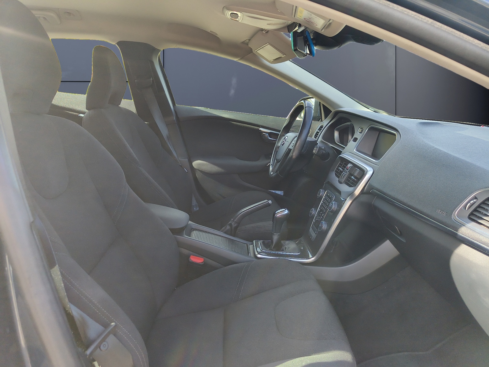 Volvo V40 13