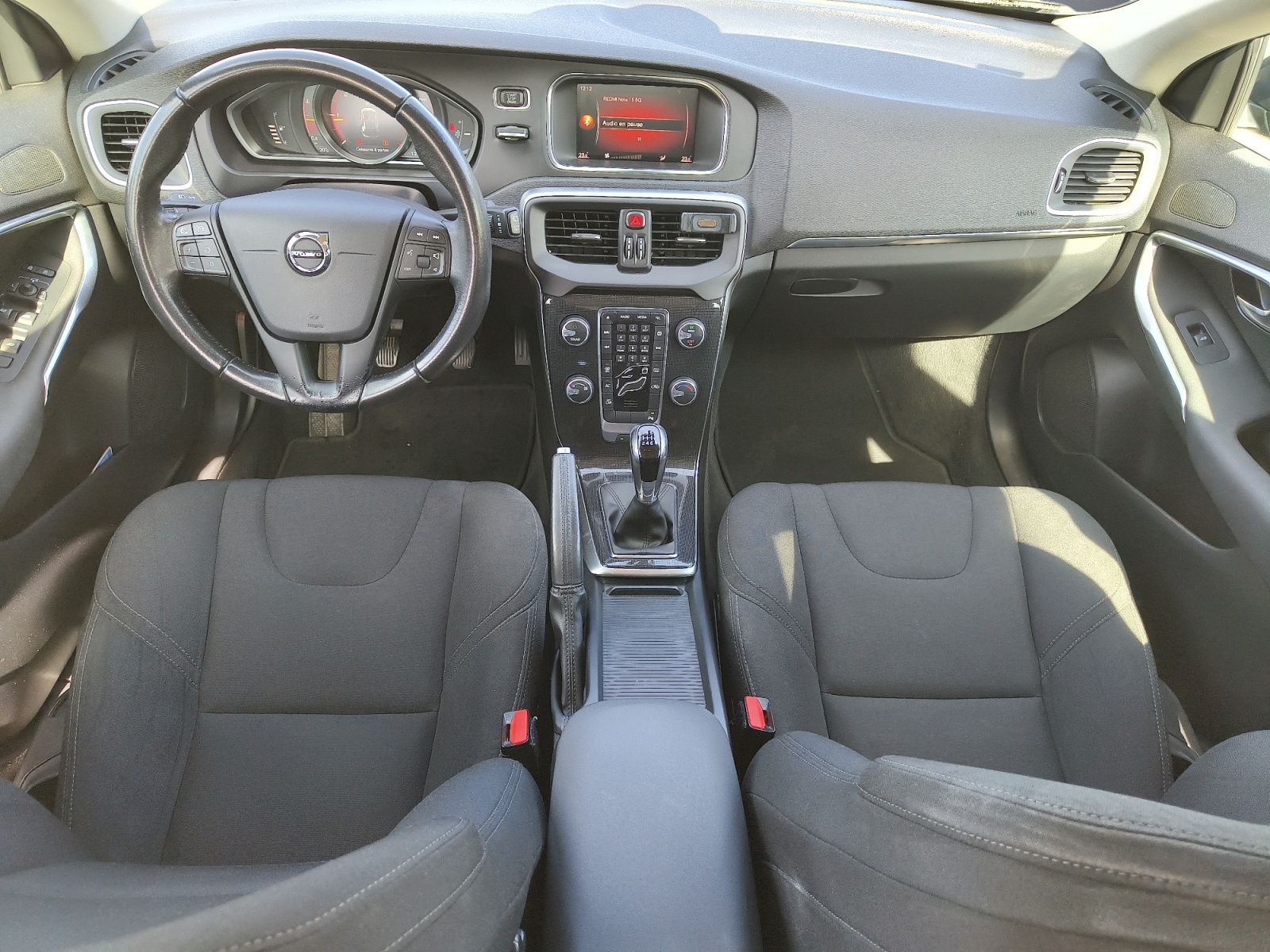 Volvo V40 14