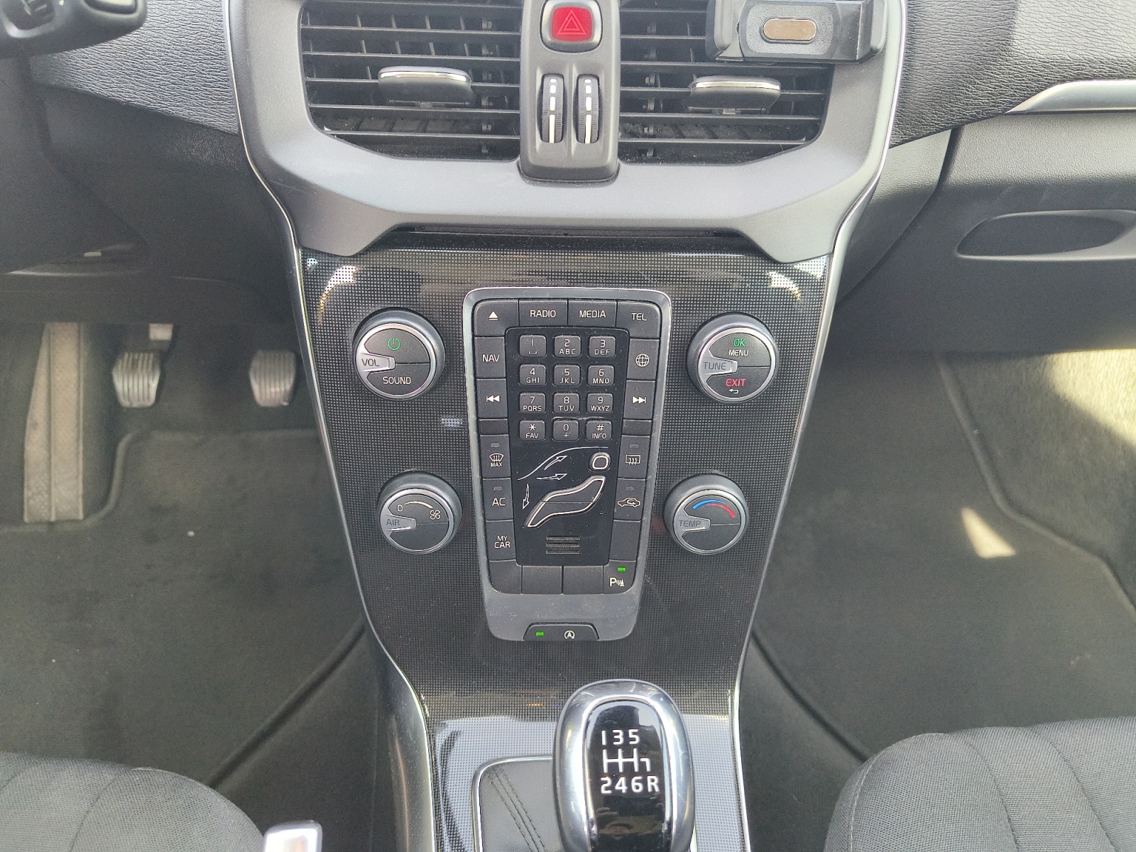 Volvo V40 18