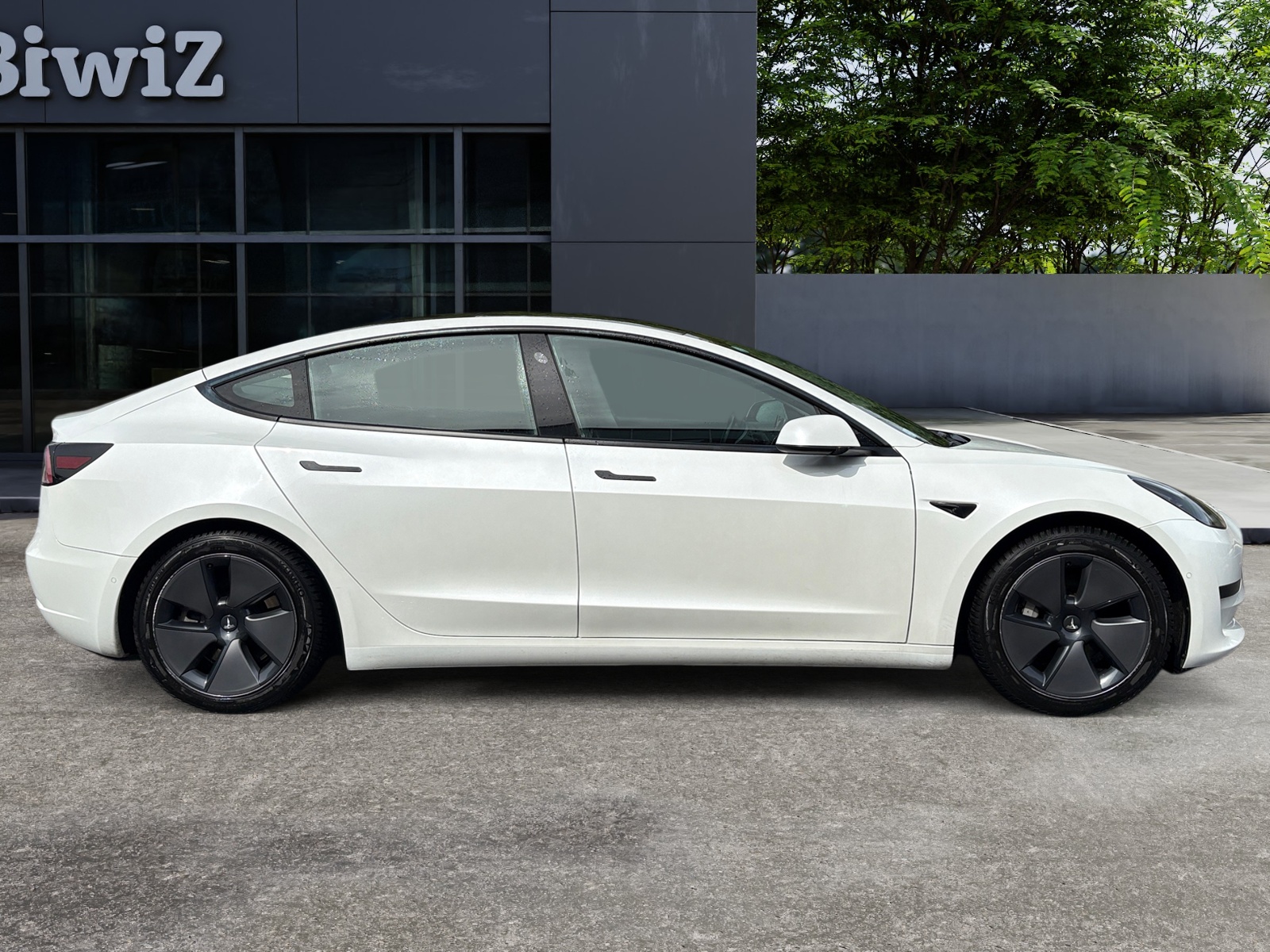 Tesla Model-3 5