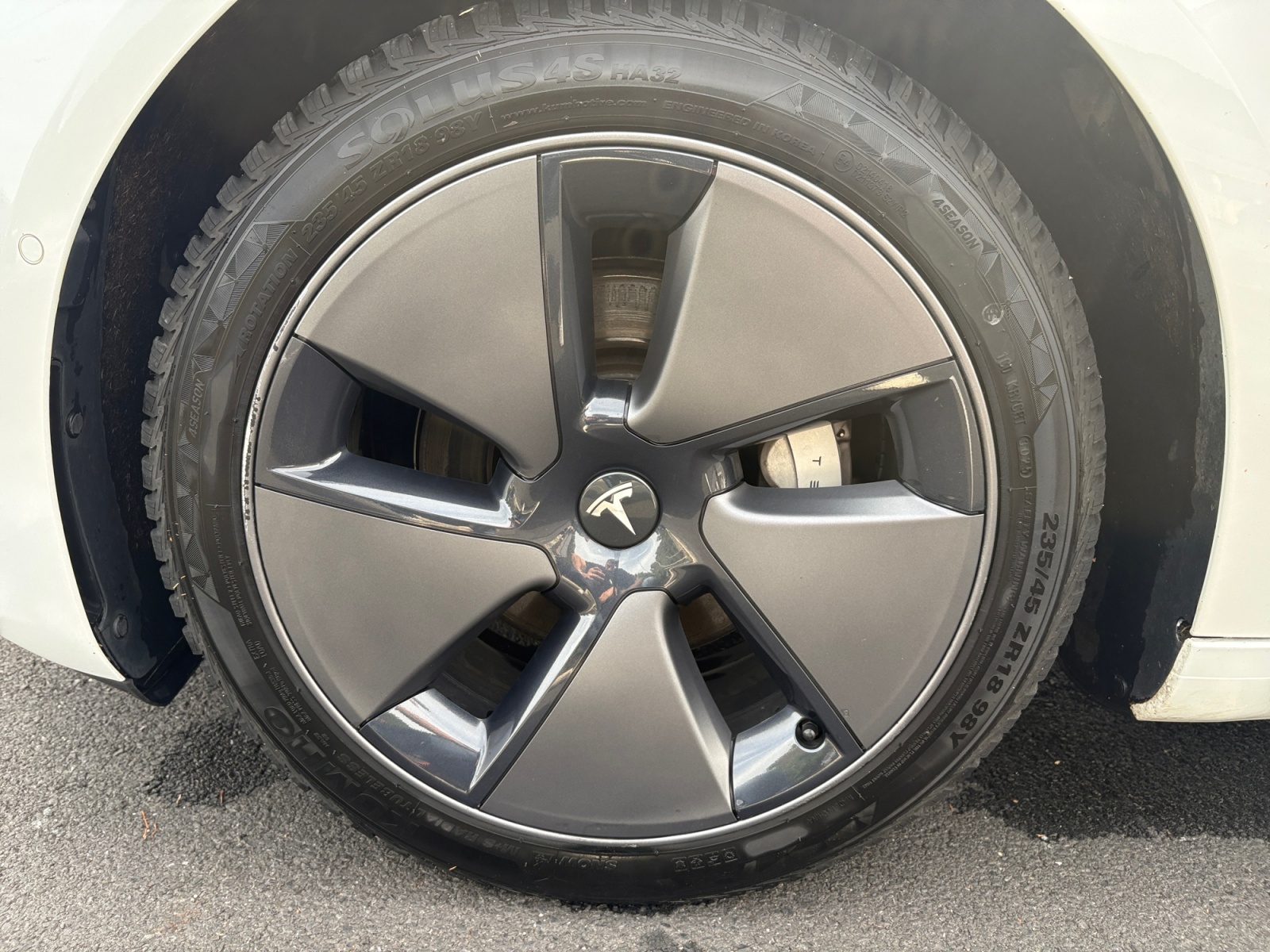 Tesla Model-3 21