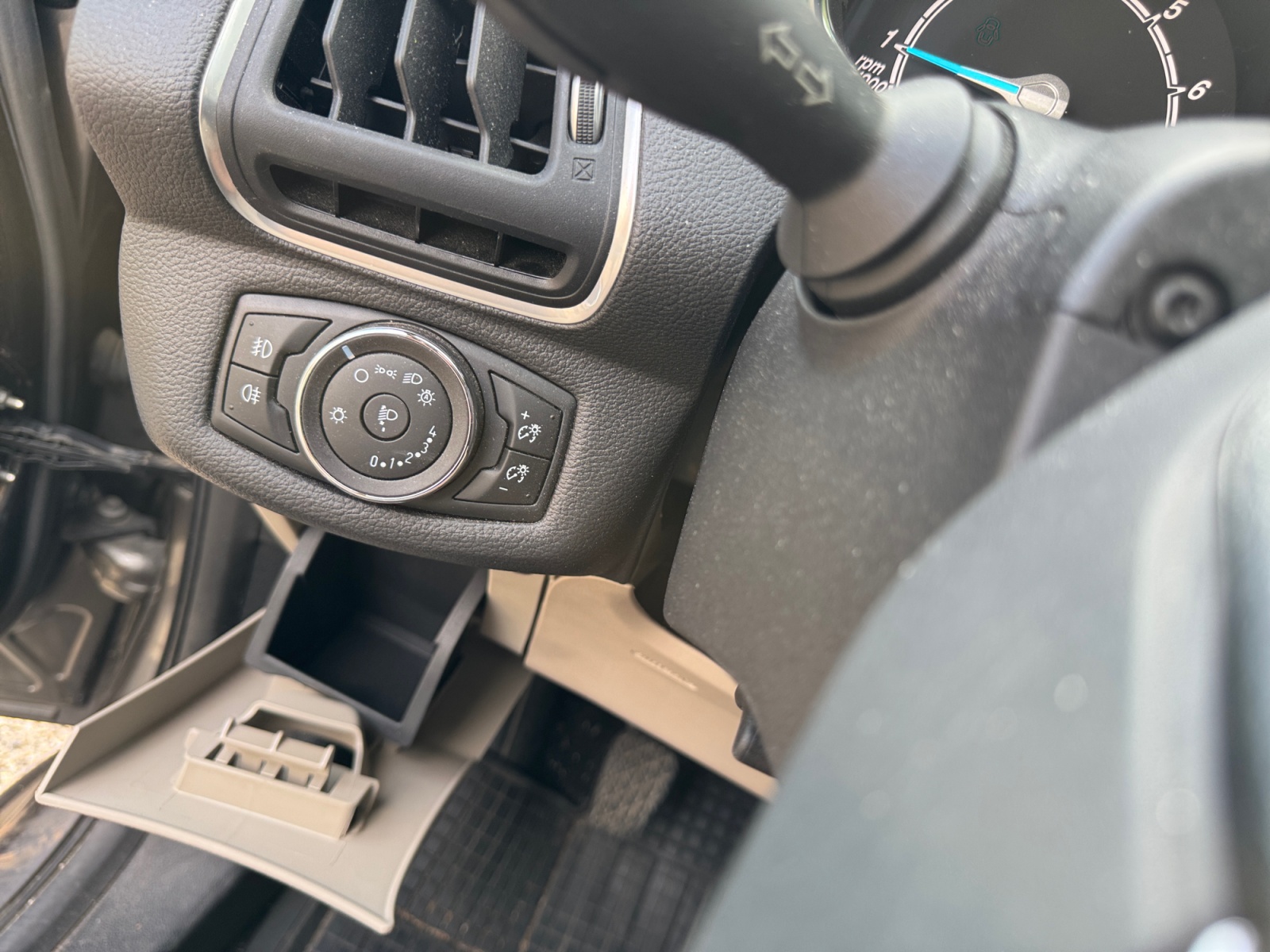 Ford B-Max 32