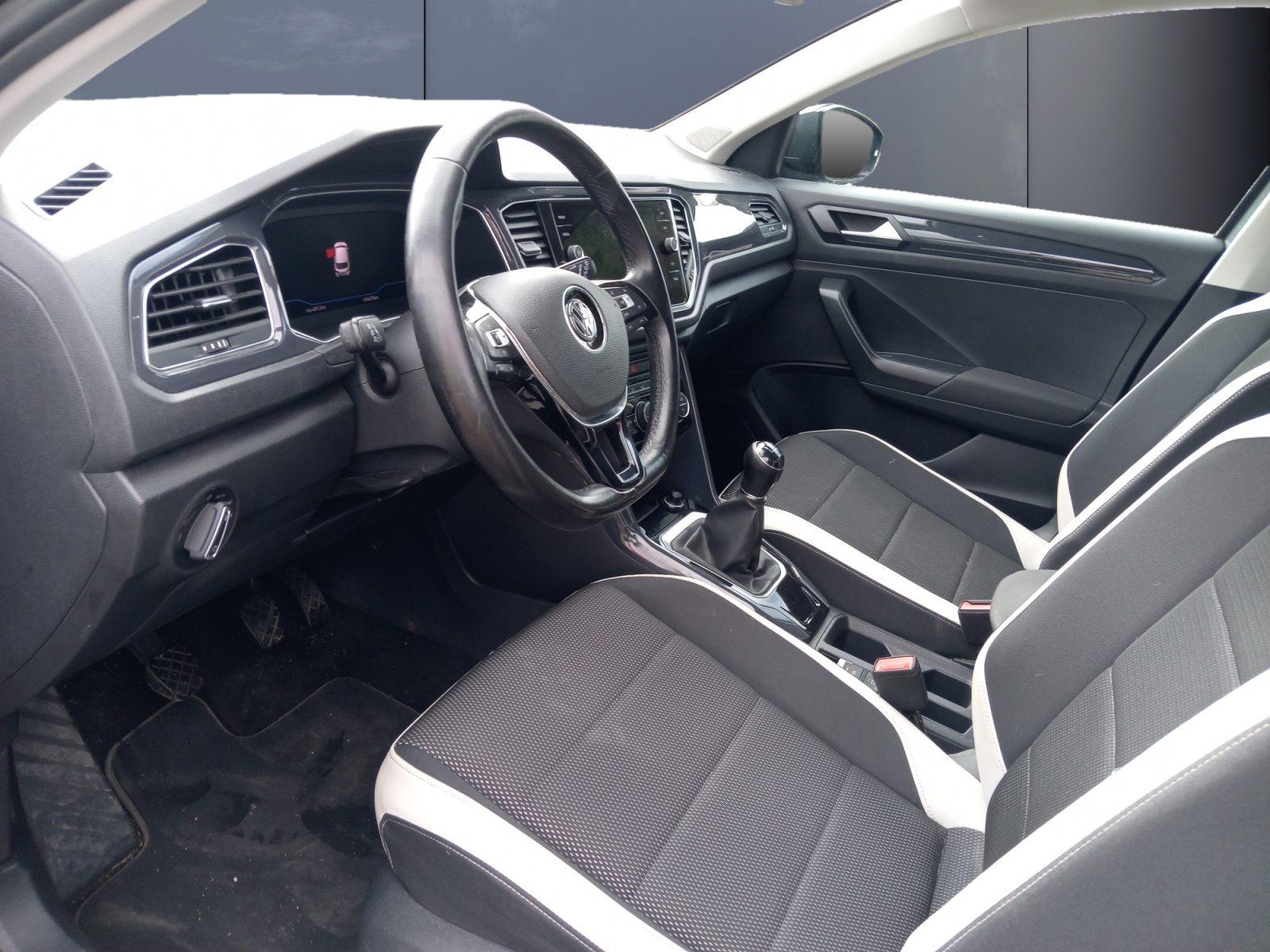 Volkswagen T-Roc 8