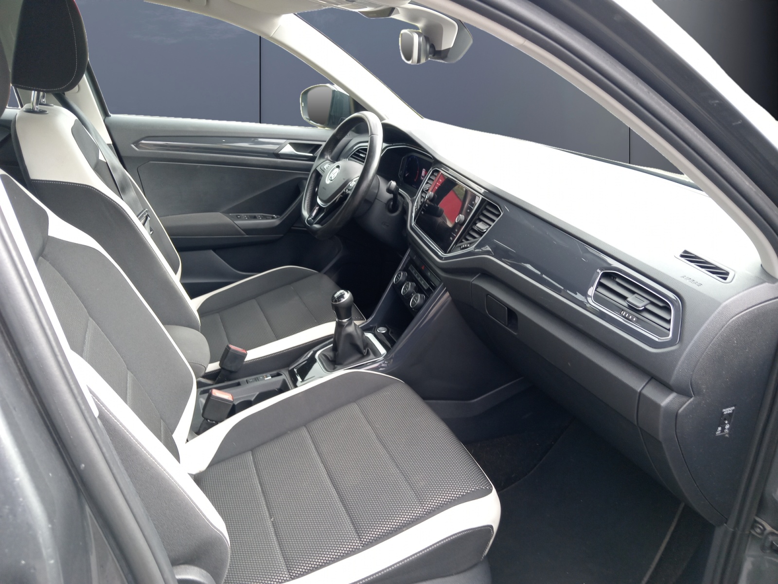 Volkswagen T-Roc 12