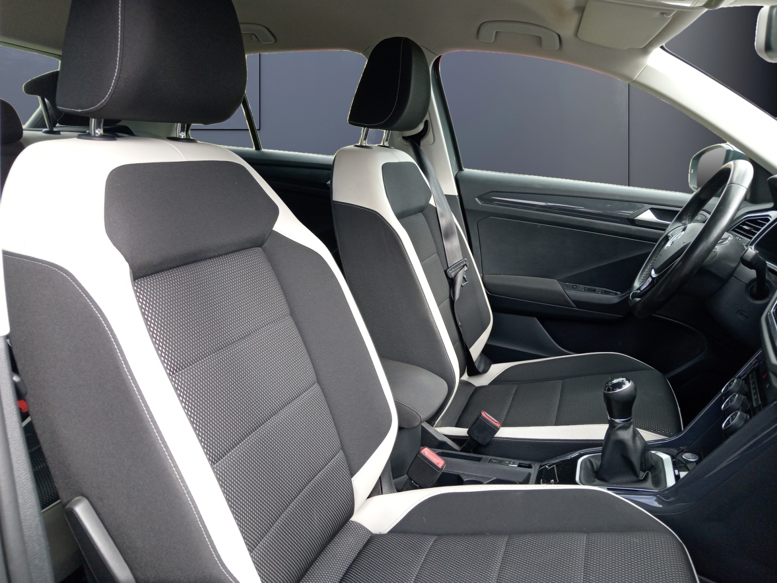 Volkswagen T-Roc 13