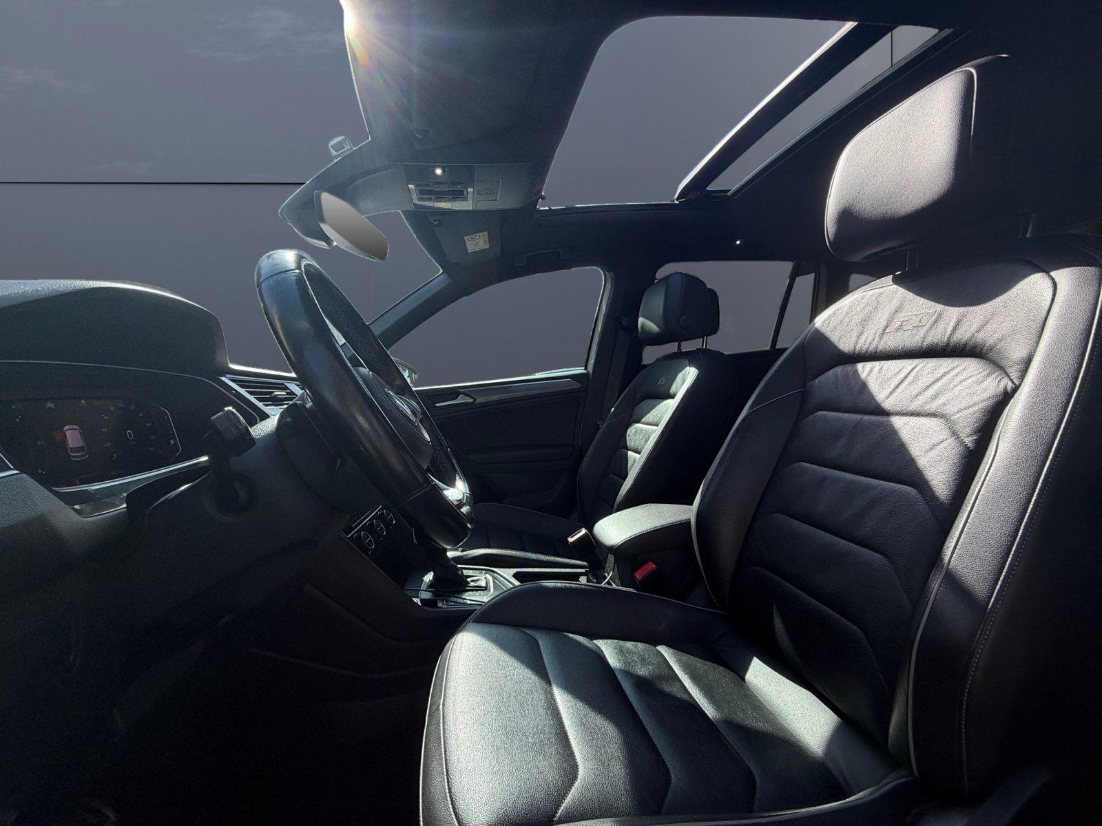 Volkswagen Tiguan 9