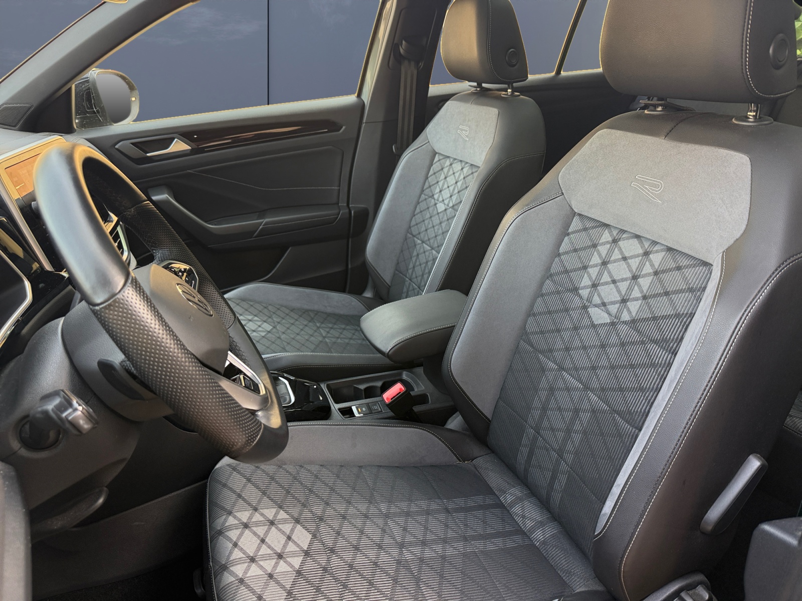 Volkswagen T-Roc 8