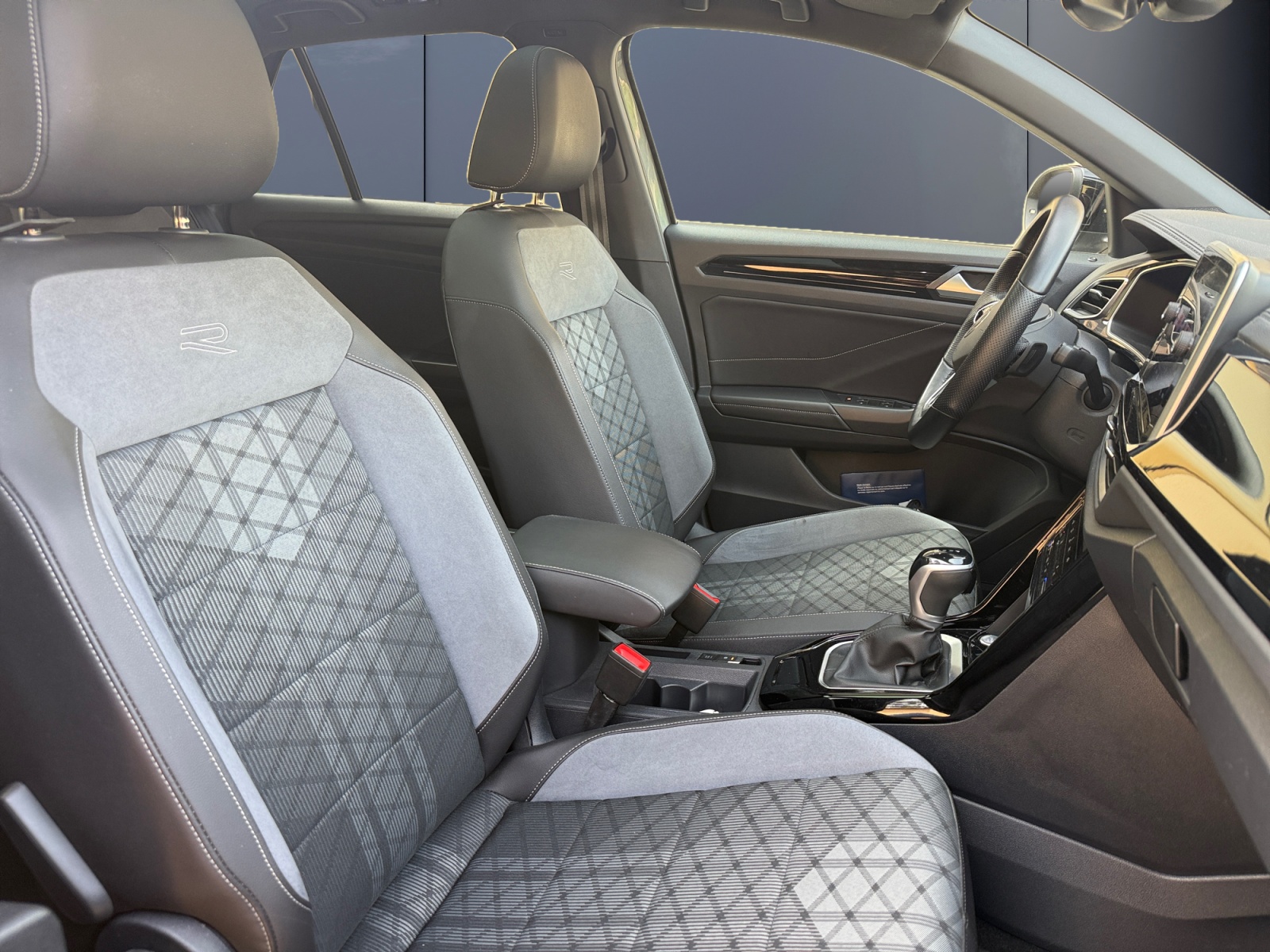 Volkswagen T-Roc 12