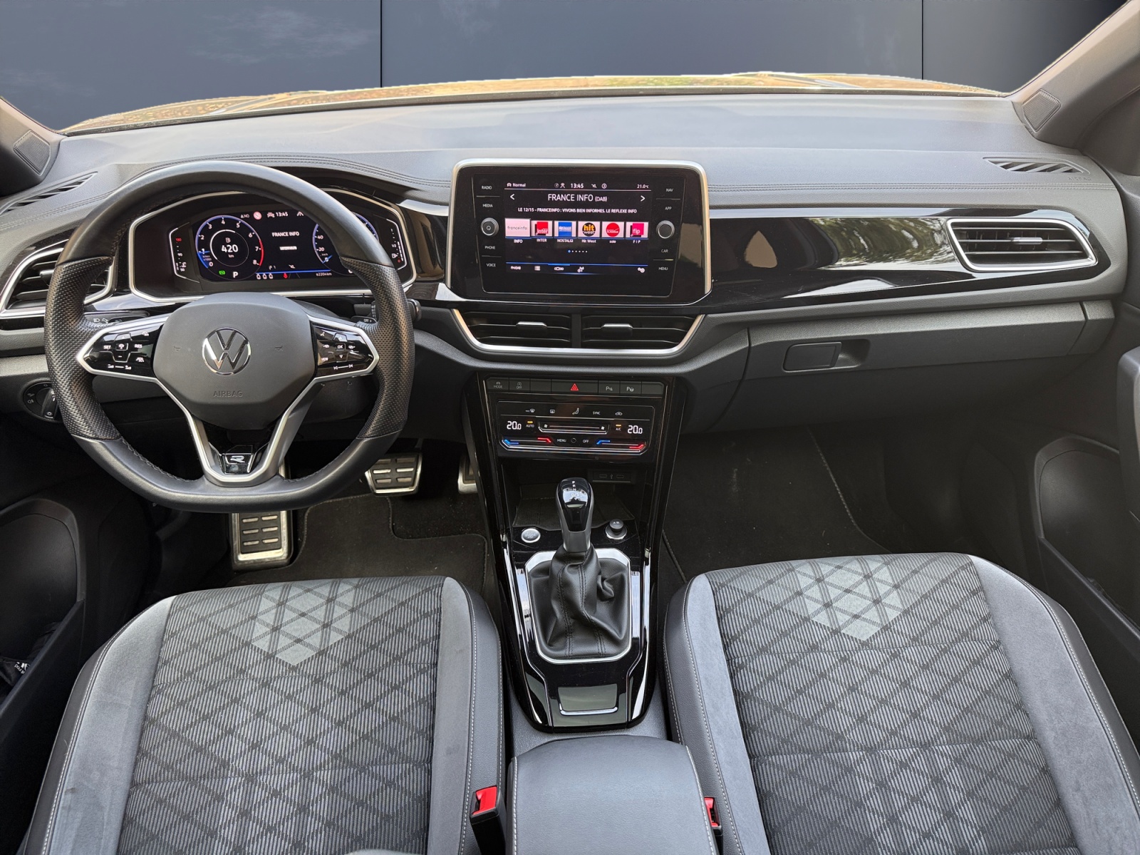 Volkswagen T-Roc 13