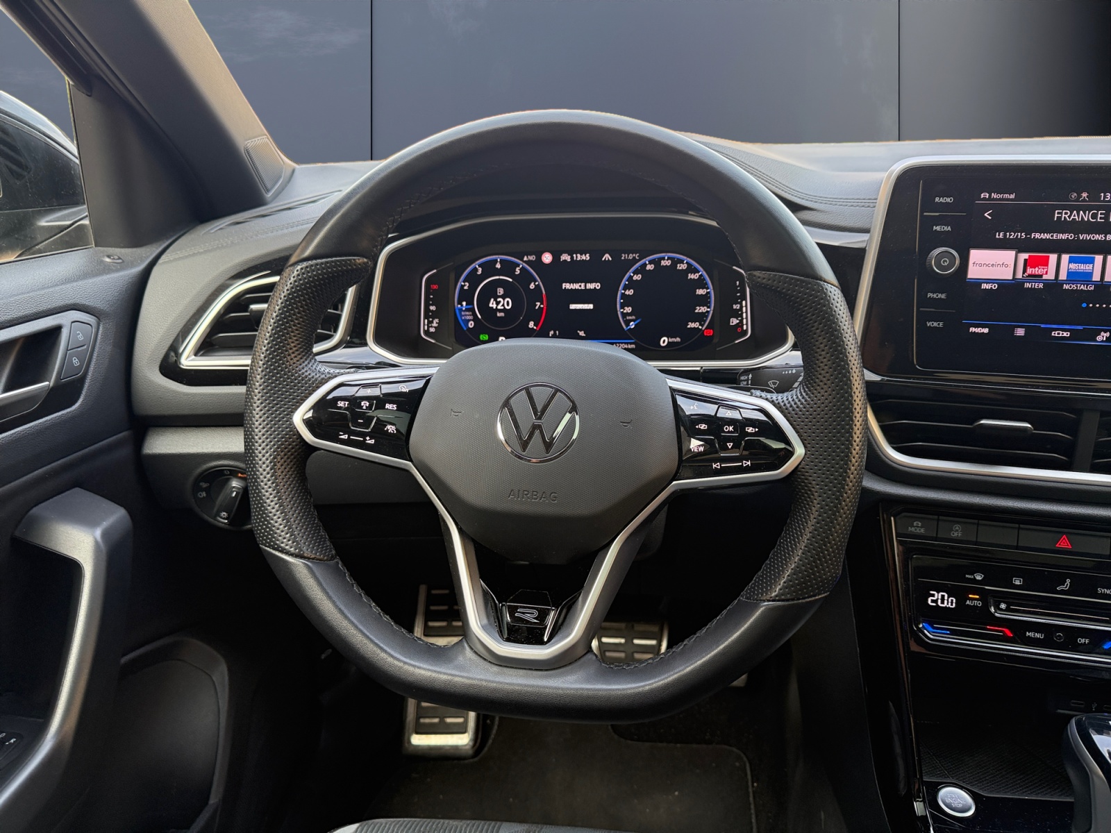 Volkswagen T-Roc 14