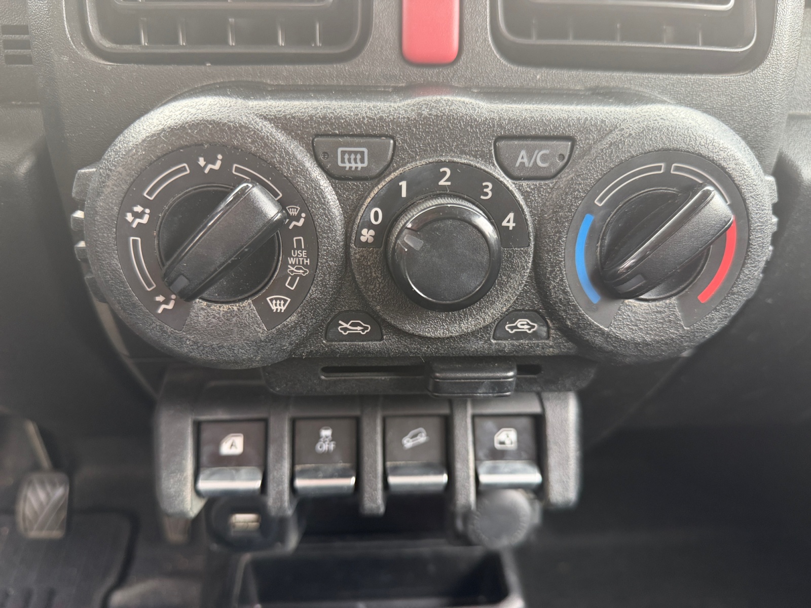 Suzuki Jimny 21