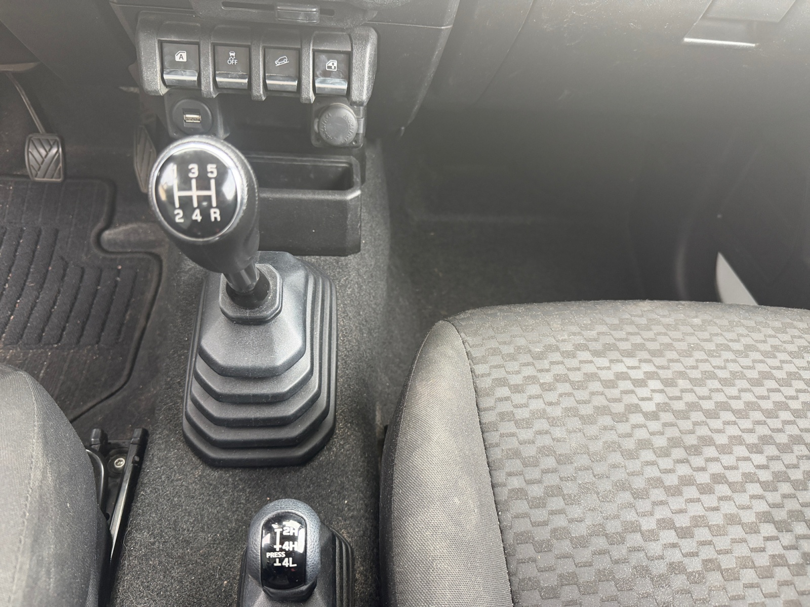 Suzuki Jimny 22