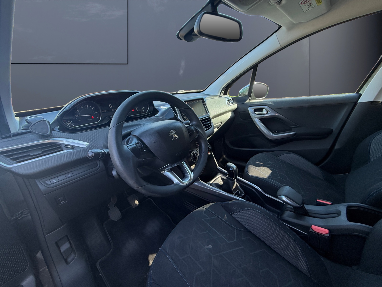 Peugeot 2008 8