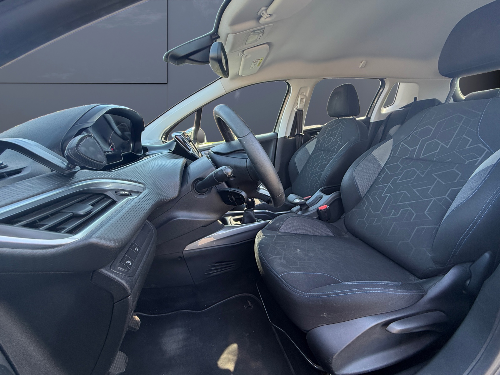 Peugeot 2008 9