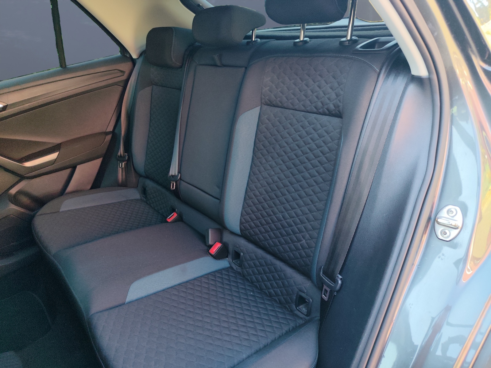 Volkswagen T-Roc 10