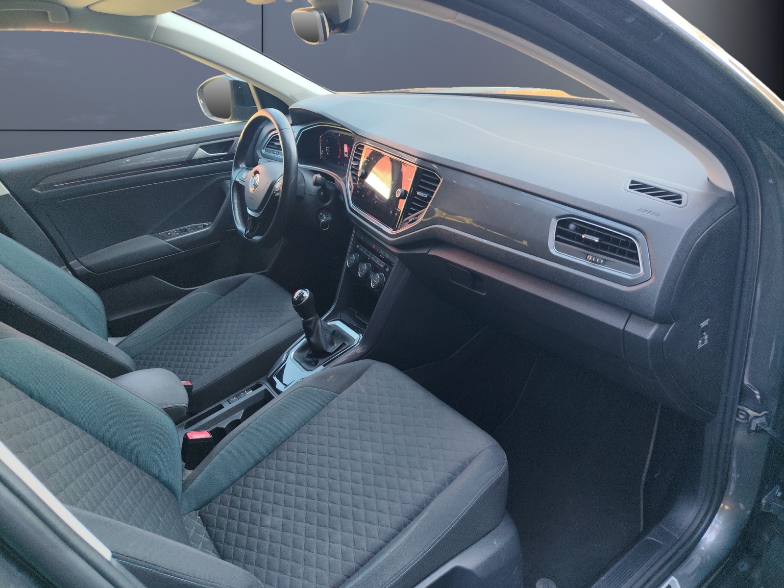 Volkswagen T-Roc 12