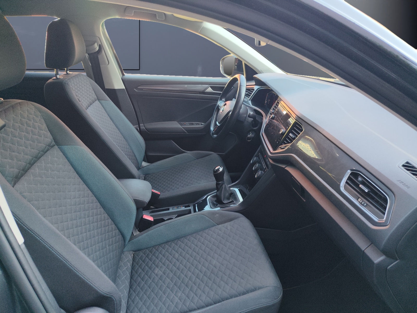 Volkswagen T-Roc 13